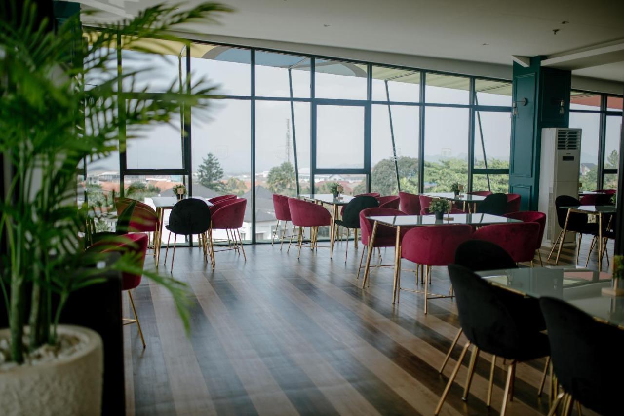 The Bountie Hotel And Convention Centre Sukabumi Εξωτερικό φωτογραφία