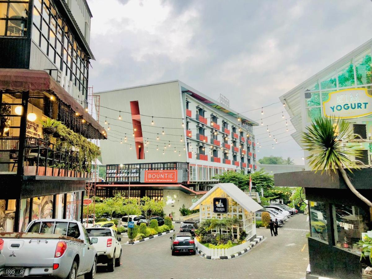 The Bountie Hotel And Convention Centre Sukabumi Εξωτερικό φωτογραφία